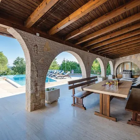 Nyaraló Five Bedroom Holiday In