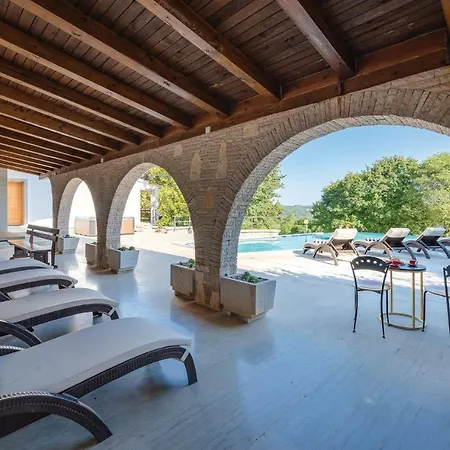 Nyaraló Five Bedroom Holiday In