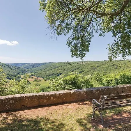 Five Bedroom Holiday In בית נופש *