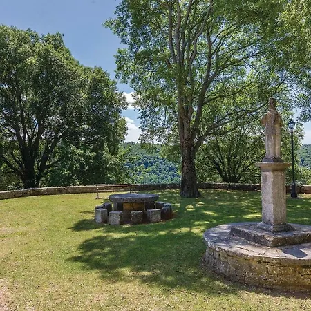 Five Bedroom Holiday In